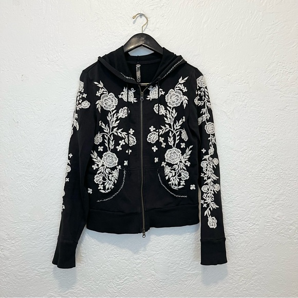 Free People Black Floral Embroidered Hoodie Sweatshirt Top Medium - Picture 6 of 10
